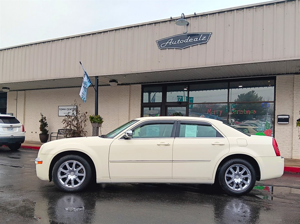 2008 Chrysler 300 Limited photo 2