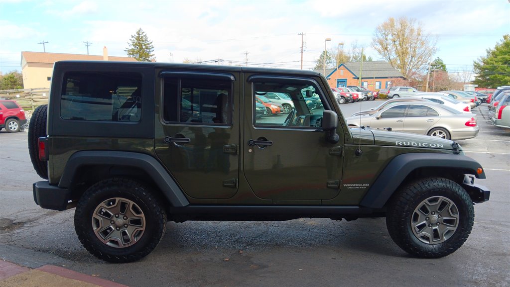 2015 Jeep Wrangler Unlimited Rubicon photo 4