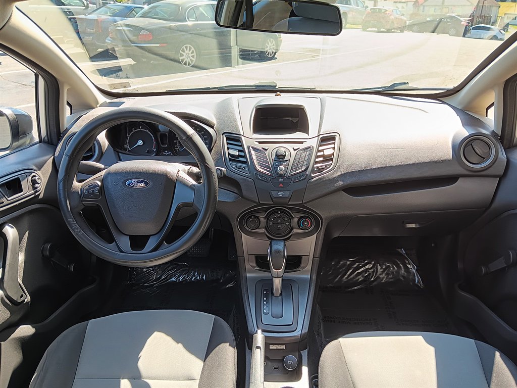 2015 Ford Fiesta S - Photo 8