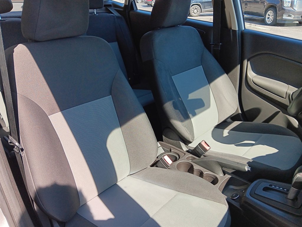 2015 Ford Fiesta S - Photo 6