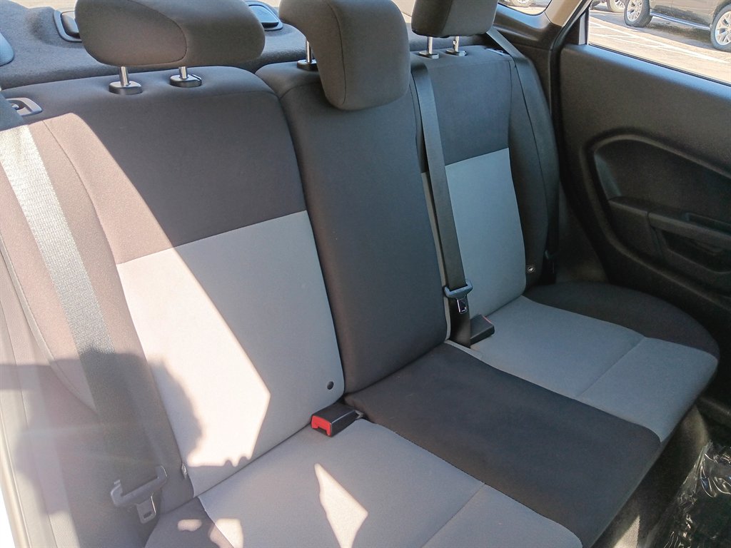2015 Ford Fiesta S - Photo 7