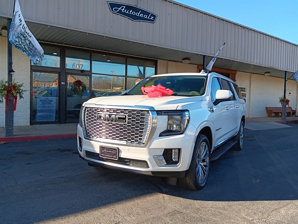 2021 GMC Yukon XL Denali's photo
